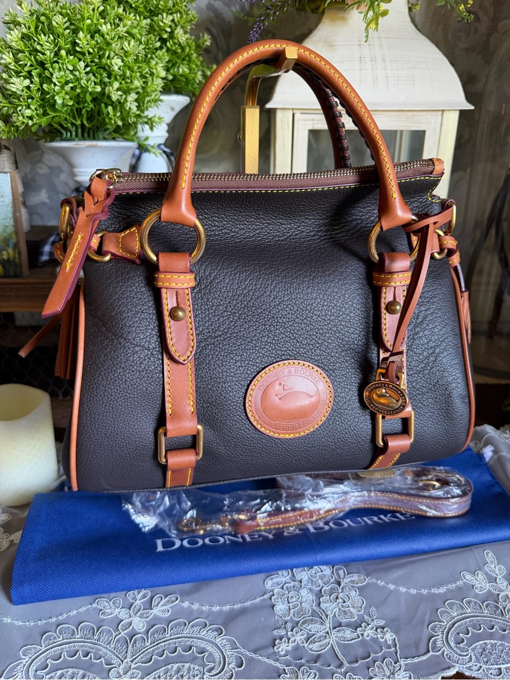 NWT Dooney & Bourke BLACK ALL WEATHER LEATHER 3.0 Satchel 30 Bag Purse B3AWL2195